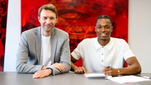 Jeanuël Belocian passa al Bayer Leverkusen