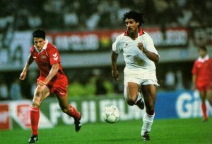 Auguri a Franklin Rijkaard, la mente del Milan degli Invincibili